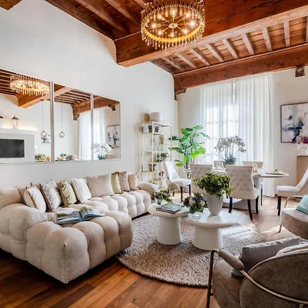 شقة The Mosaic House