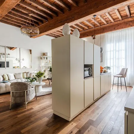 شقة The Mosaic House