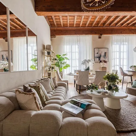 شقة The Mosaic House