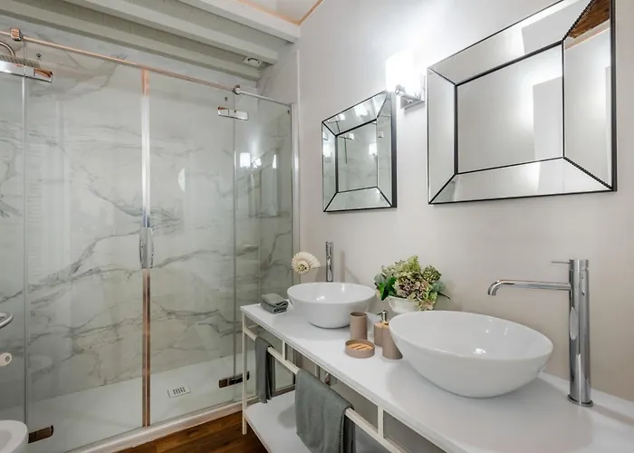 アパート The Mosaic House ルッカ