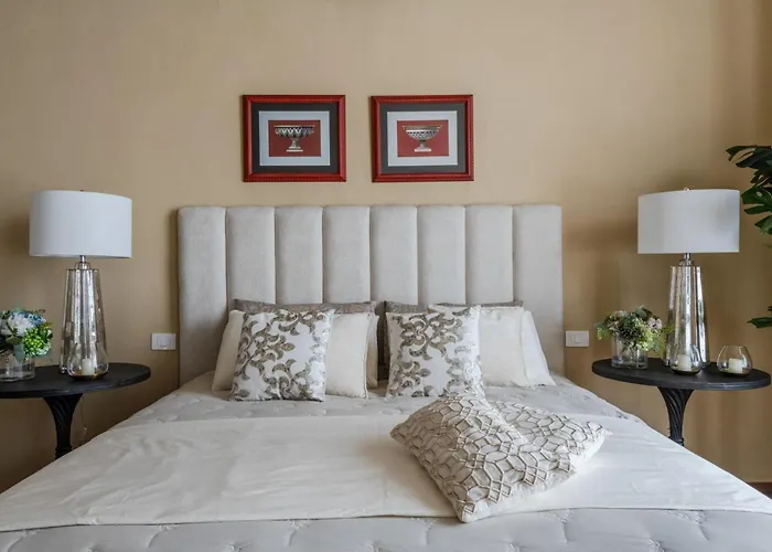 The Mosaic House アパート ルッカ